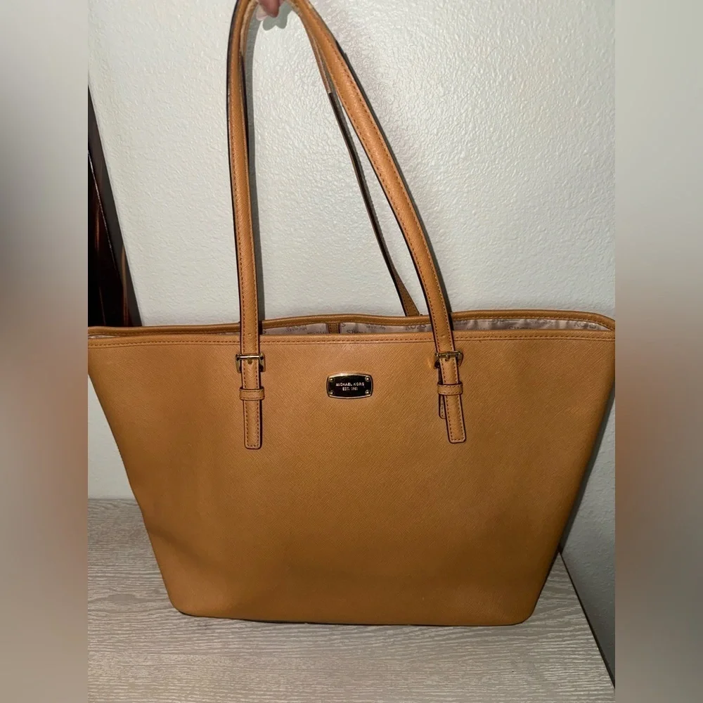 Michael Kors Jet Set Travel Large Tote Camel Brown